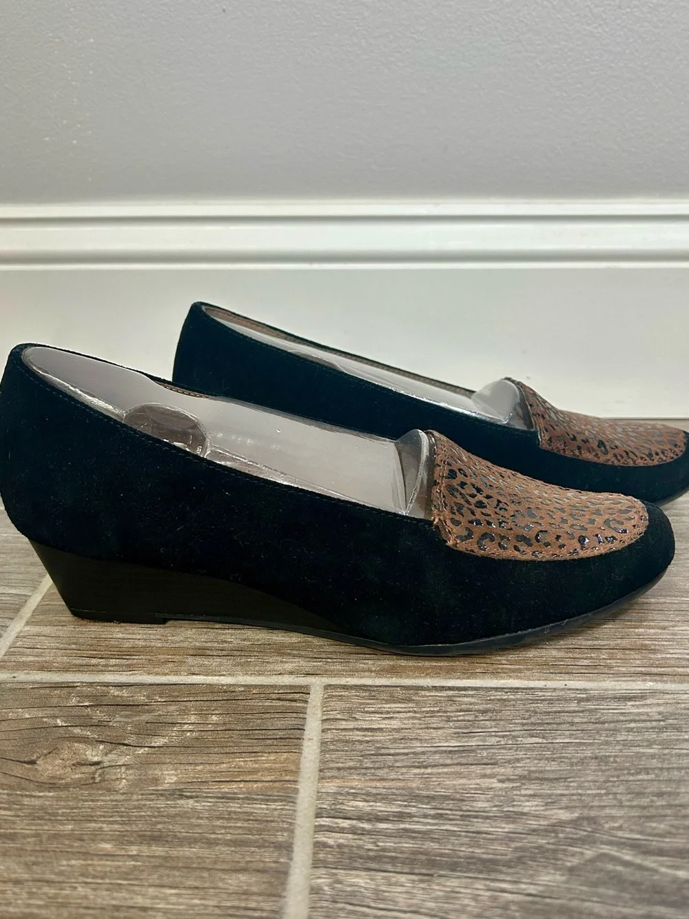 AEROSOLES elevate your